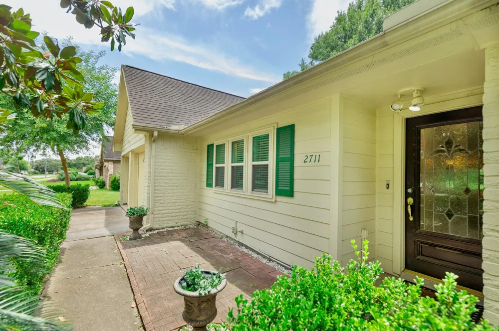 2711 Quail Valley East Drive Missouri City, TX 77489