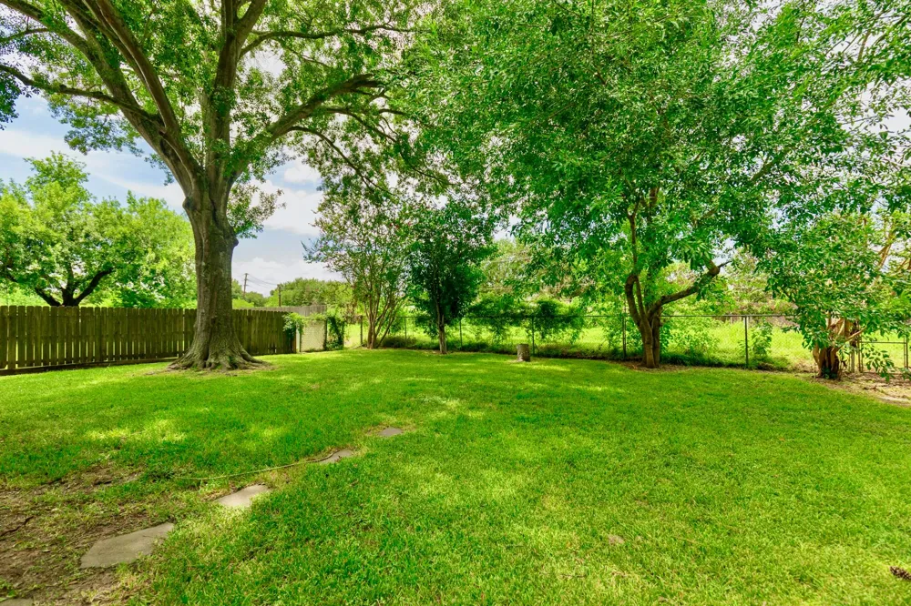 2711 Quail Valley East Drive Missouri City, TX 77489