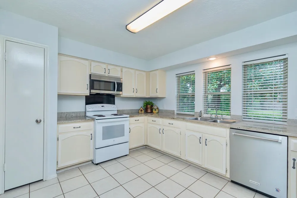 2711 Quail Valley East Drive Missouri City, TX 77489