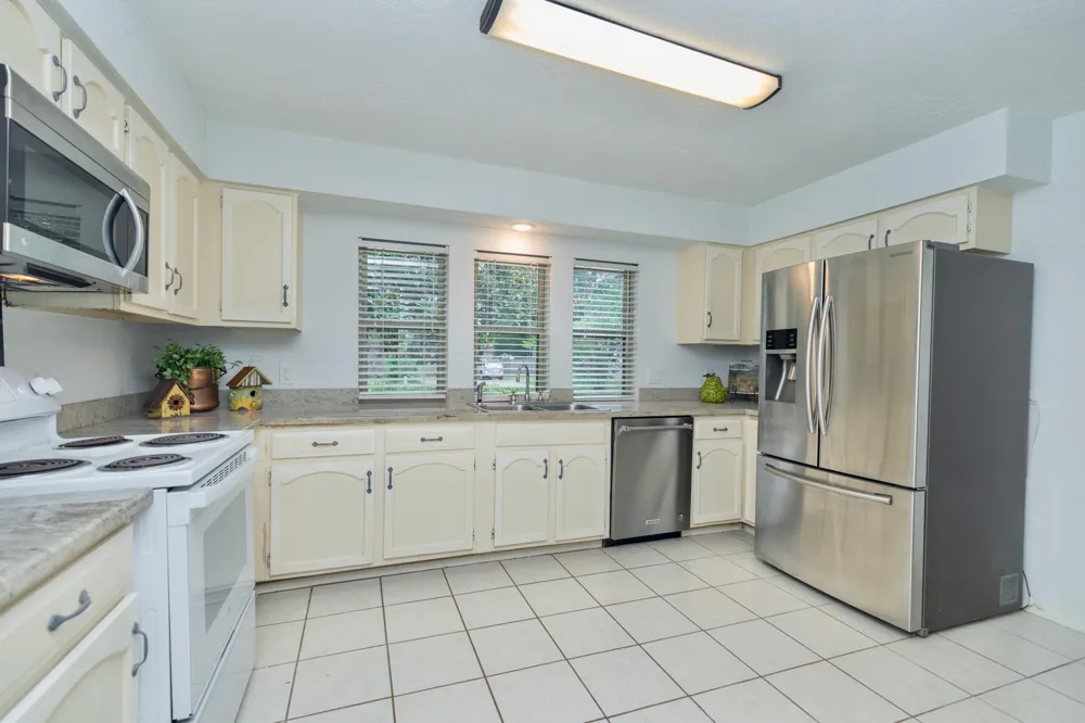 2711 Quail Valley East Drive Missouri City, TX 77489
