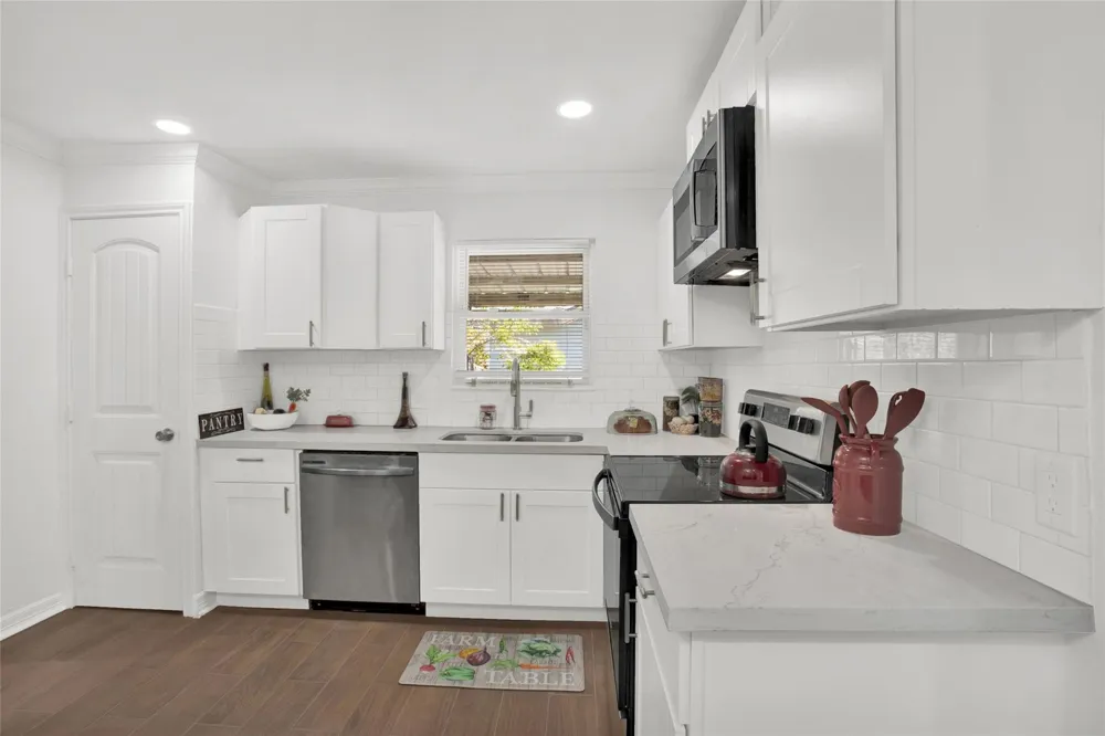 3204 Hoover Street La Marque, TX 77568