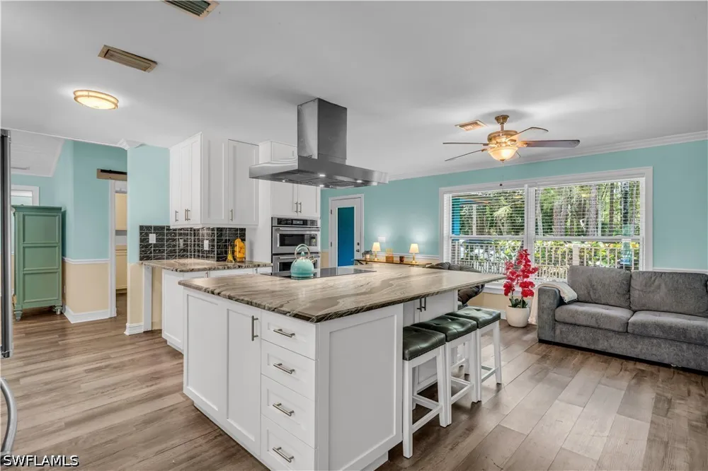 Golden Oaks Lane Naples, FL 34119