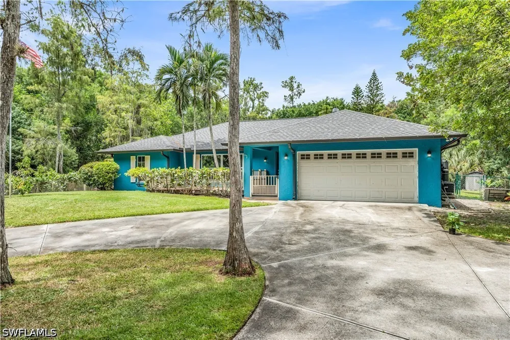 Golden Oaks Lane Naples, FL 34119