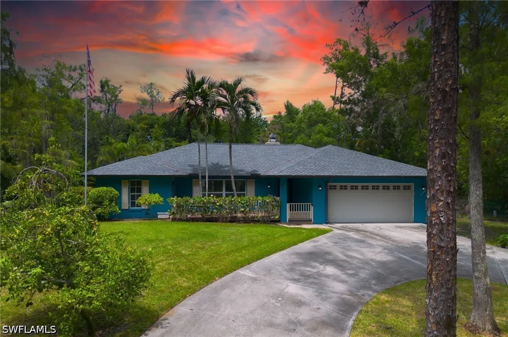 Golden Oaks Lane Naples, FL 34119