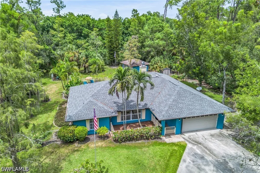 Golden Oaks Lane Naples, FL 34119