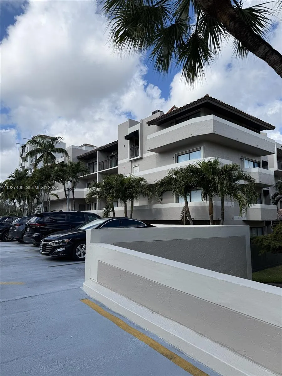 9001 SW 94th St #208 Miami, FL 33176