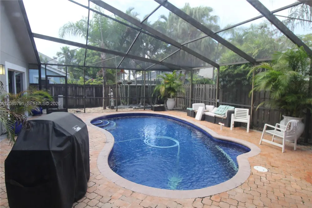 21340 SW 94th Ave Cutler Bay, FL 33189