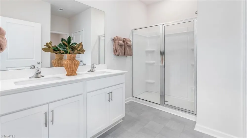 2704 Luxborough Lane Mebane, NC 27302