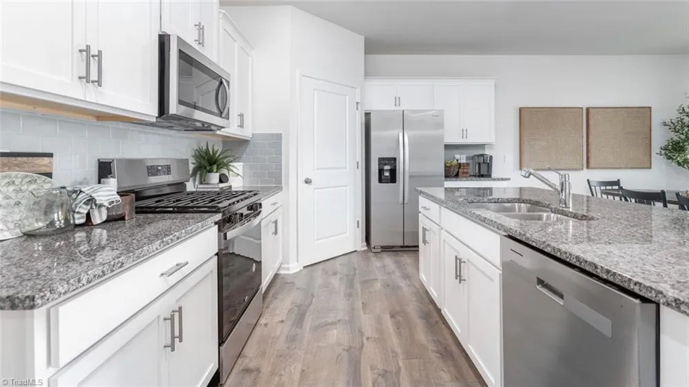 2704 Luxborough Lane Mebane, NC 27302
