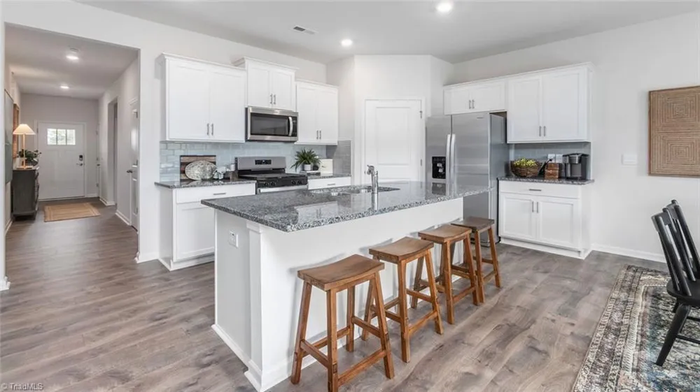 2704 Luxborough Lane Mebane, NC 27302
