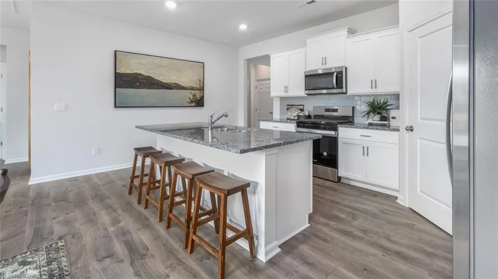 2704 Luxborough Lane Mebane, NC 27302
