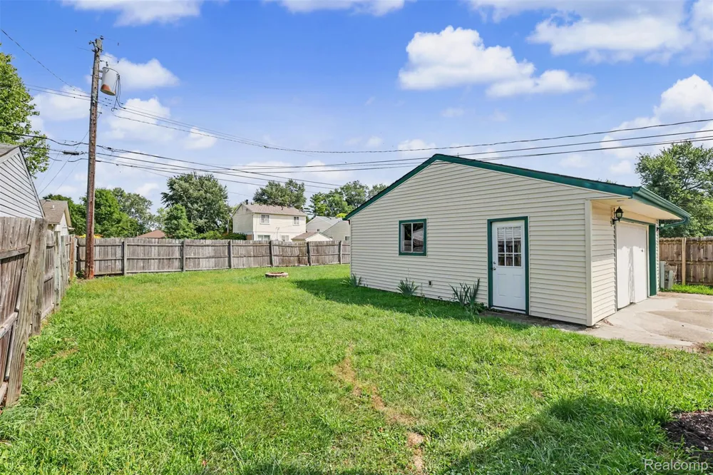 13531 Marvin Street Taylor City, MI 48180
