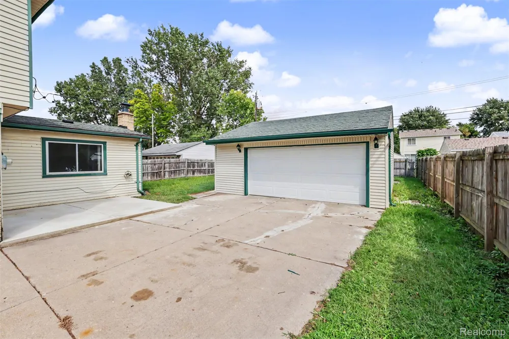 13531 Marvin Street Taylor City, MI 48180