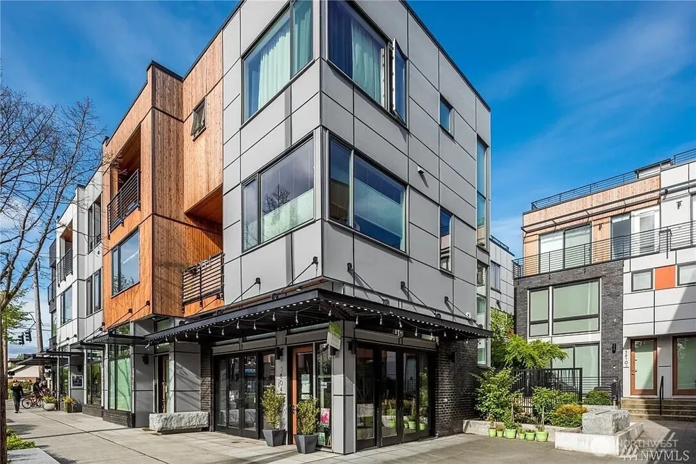 4255 SW Charleston Street Seattle, WA 98116