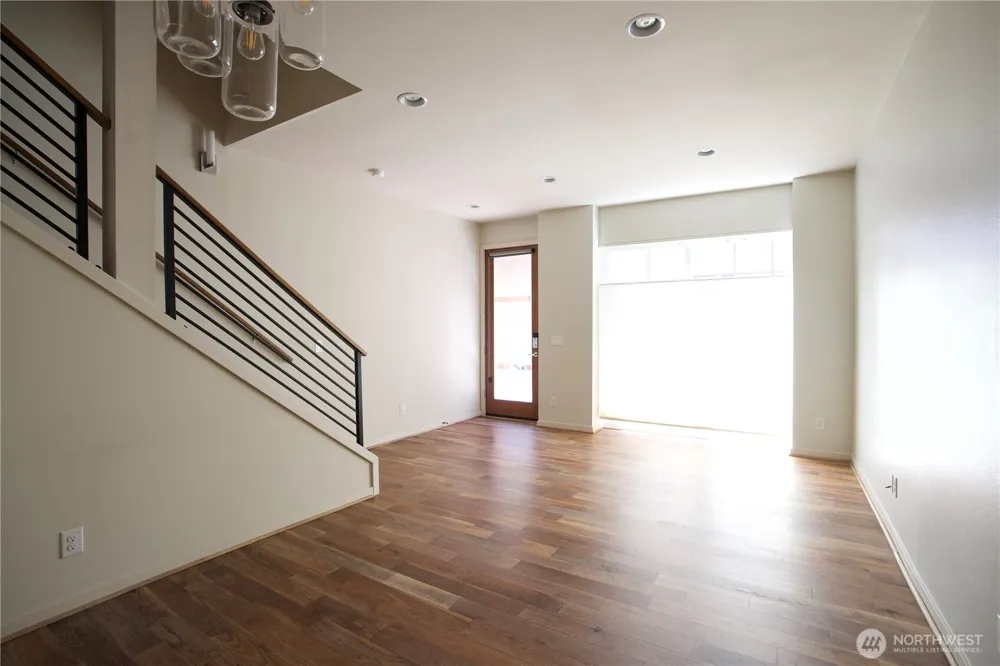 4255 SW Charleston Street Seattle, WA 98116