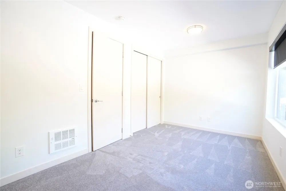 4255 SW Charleston Street Seattle, WA 98116