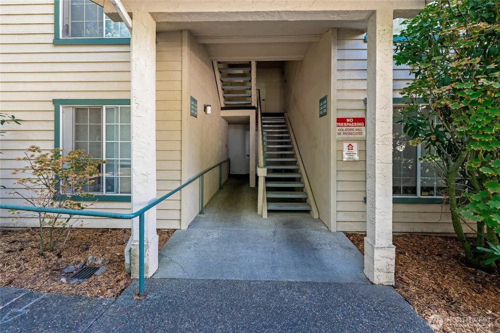 17624 1st Avenue S #A302 Burien, WA 98148