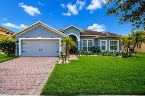 2711 PATRICIAN CIRCLE