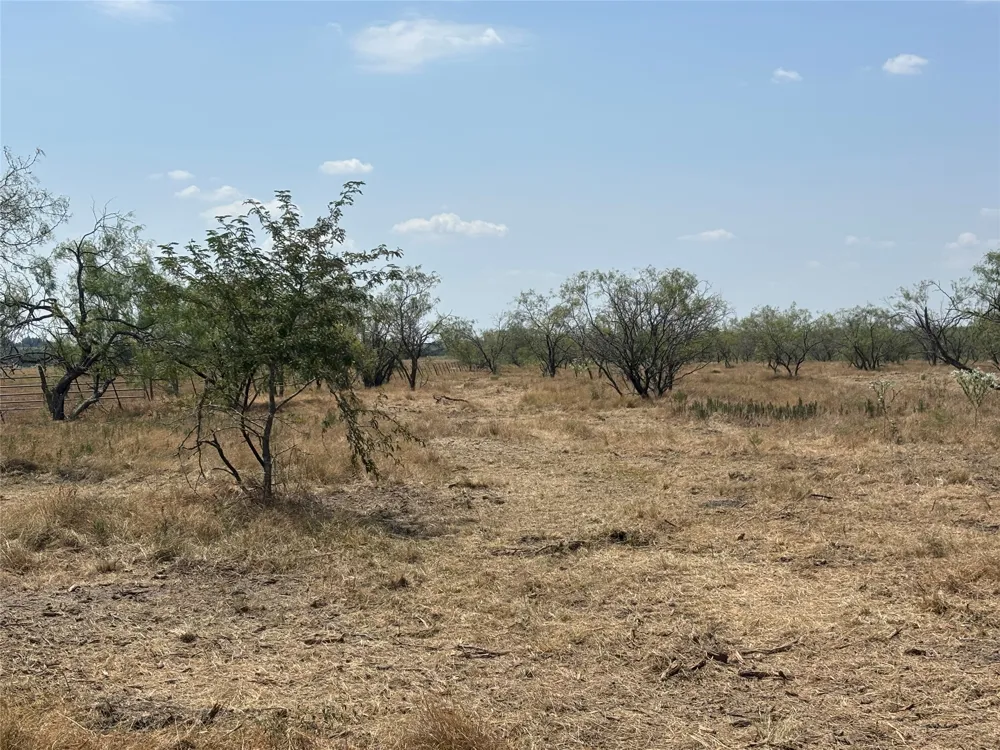 10 County Road 413 Thorndale, TX 76577