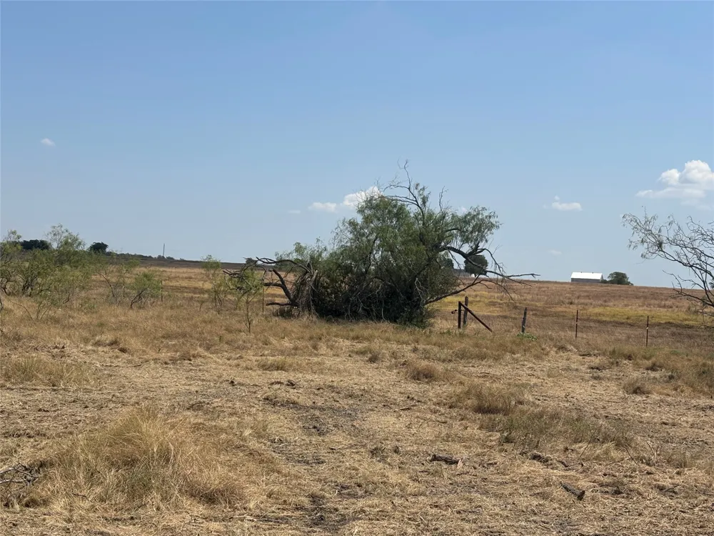 10 County Road 413 Thorndale, TX 76577
