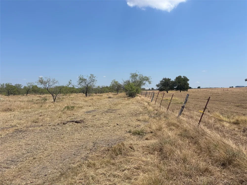 10 County Road 413 Thorndale, TX 76577