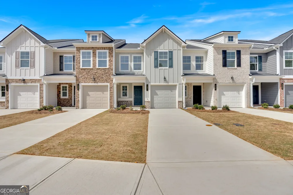 107 Village Green DR Adairsville, GA 30103