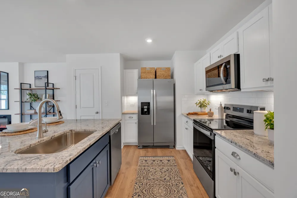 107 Village Green DR Adairsville, GA 30103