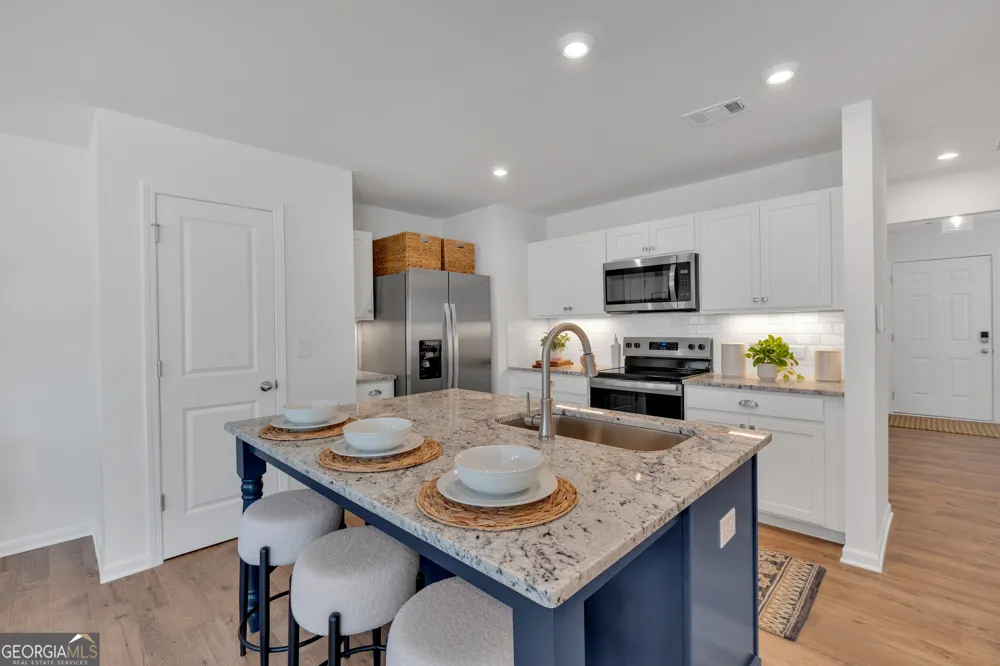 107 Village Green DR Adairsville, GA 30103
