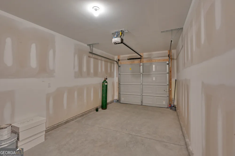 107 Village Green DR Adairsville, GA 30103