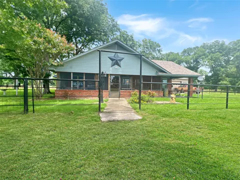 695 County Road 1210