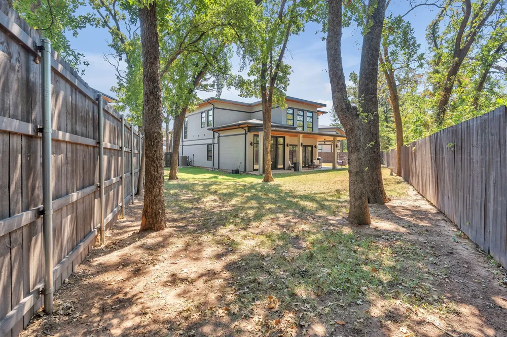 3059 Tall Oaks Court Corinth, TX 76210
