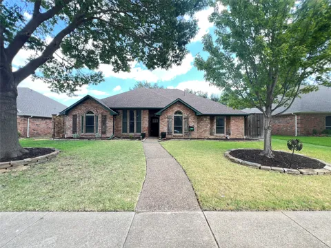 6816 Sweetwater Drive