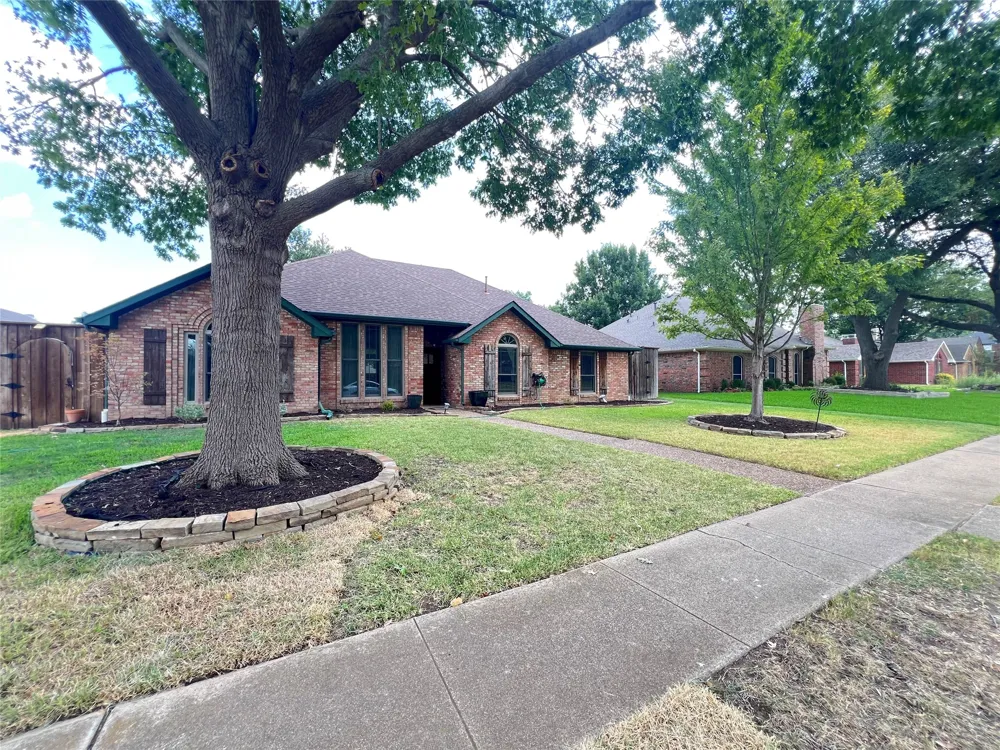 6816 Sweetwater Drive Plano, TX 75023