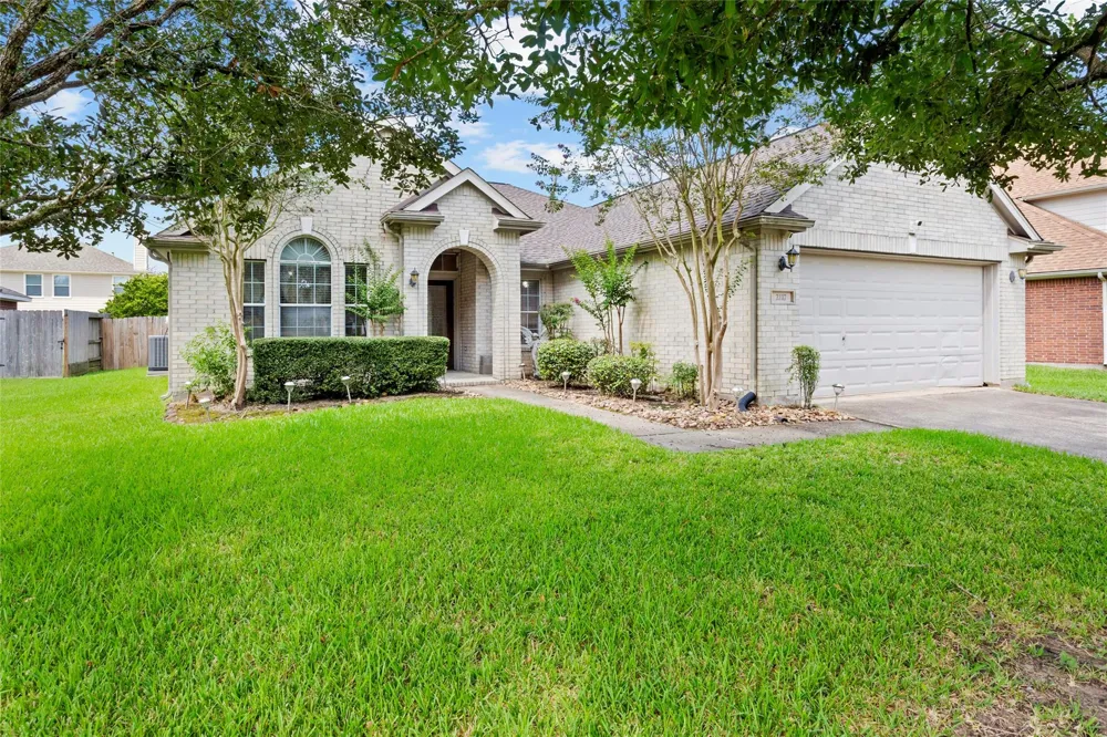 2117 Laughing Gull Lane League City, TX 77573