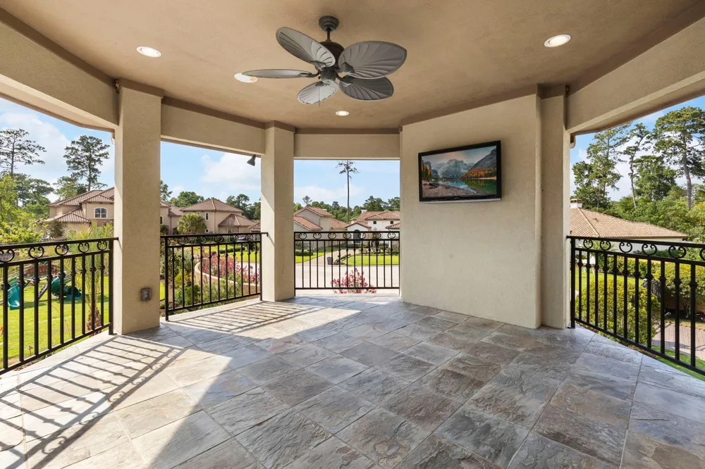 13 Pleasant Shadows Drive Spring, TX 77389