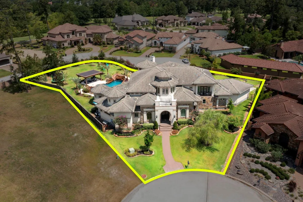 13 Pleasant Shadows Drive Spring, TX 77389
