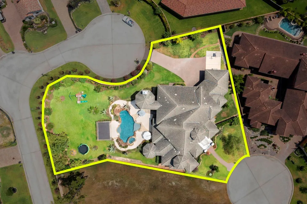 13 Pleasant Shadows Drive Spring, TX 77389