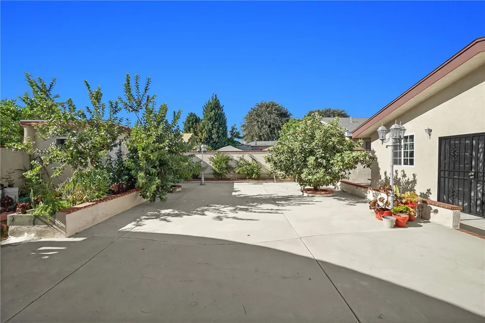 819 S S Olive Avenue Alhambra, CA 91803