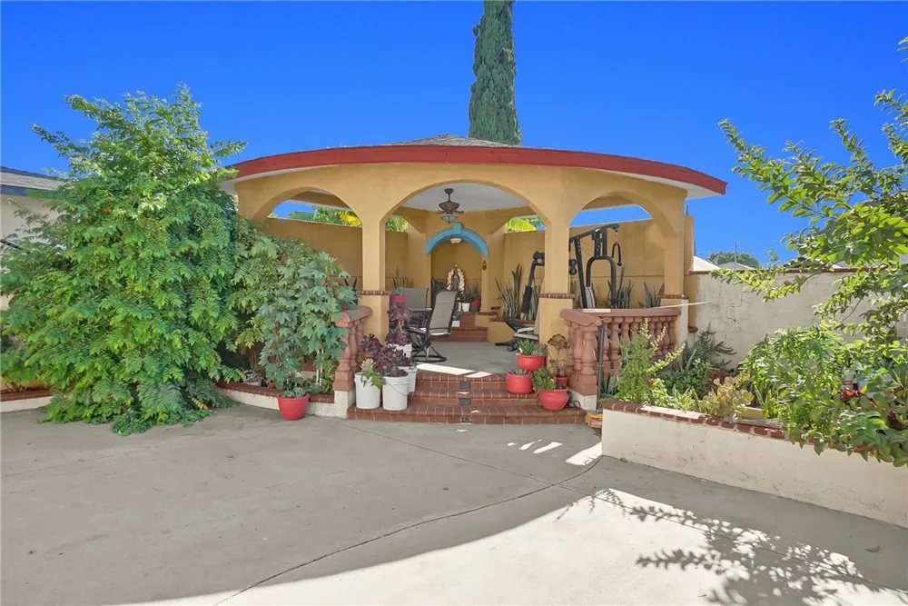 819 S S Olive Avenue Alhambra, CA 91803
