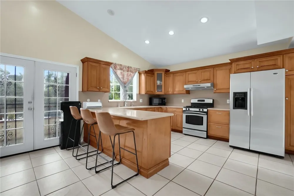 819 S S Olive Avenue Alhambra, CA 91803