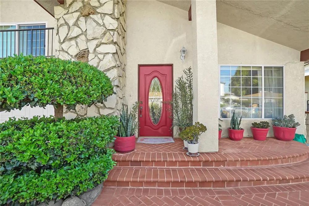 819 S S Olive Avenue Alhambra, CA 91803