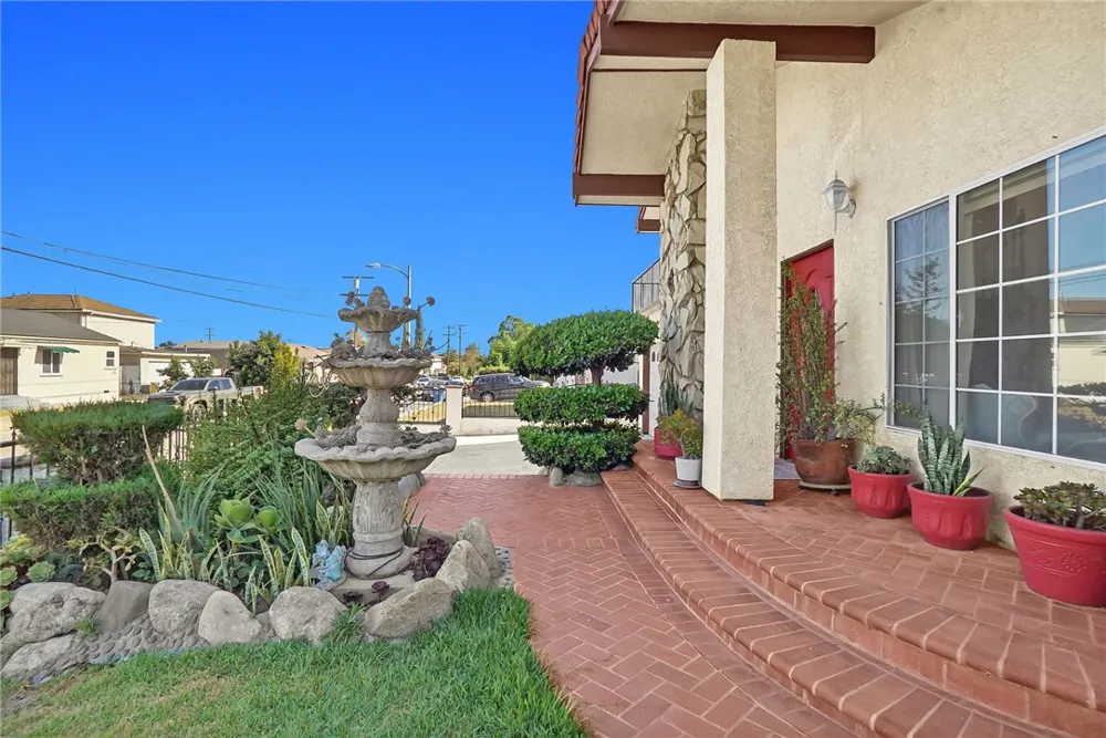 819 S S Olive Avenue Alhambra, CA 91803