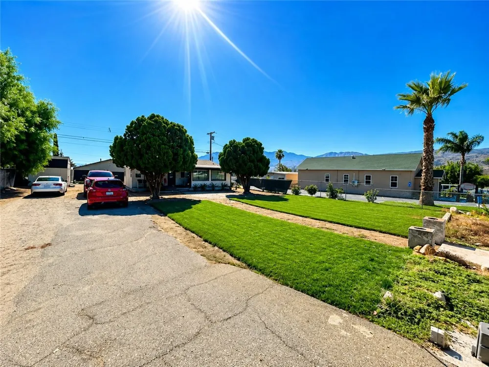 934 Almond Way Banning, CA 92220