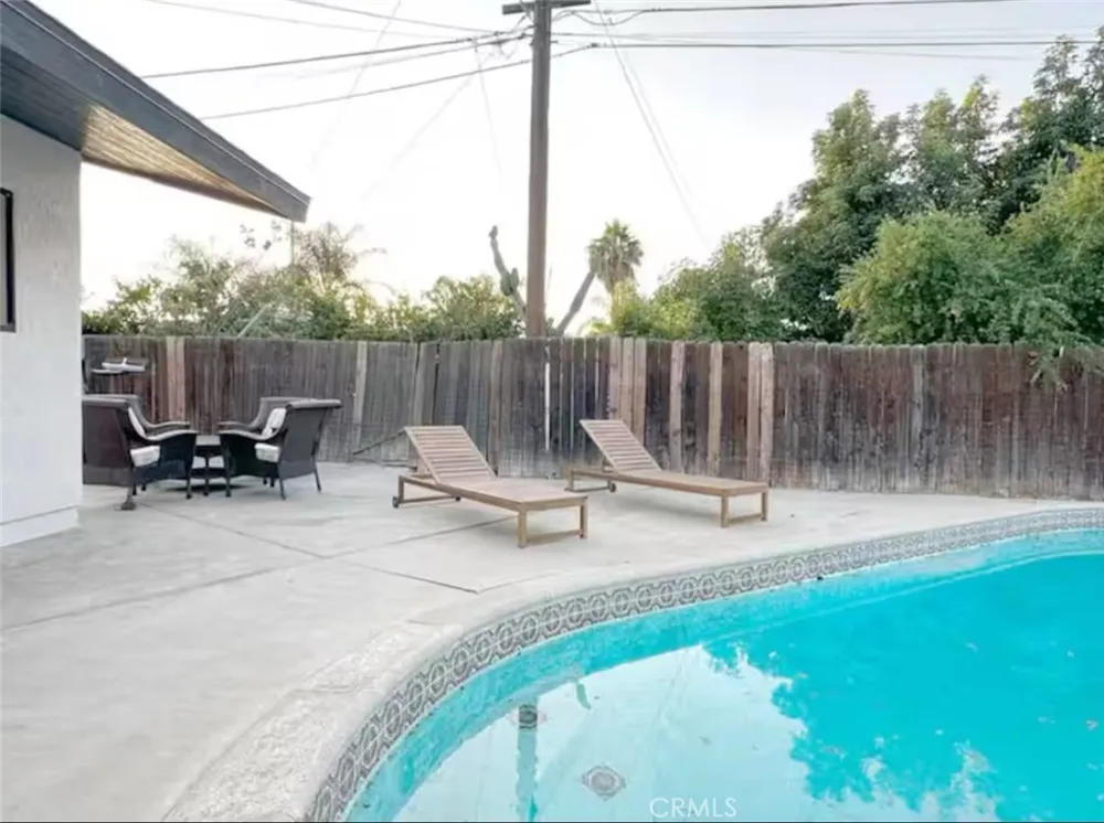8845 Mentone Riverside, CA 92503