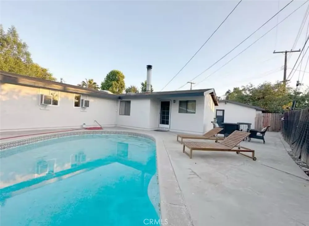 8845 Mentone Riverside, CA 92503
