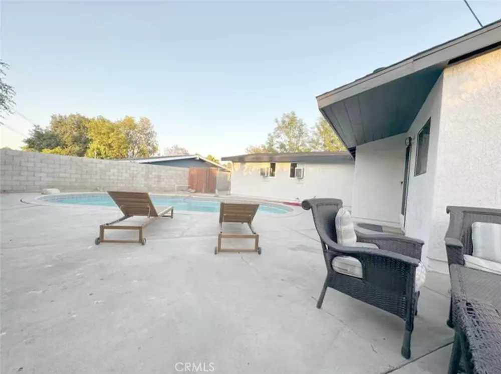8845 Mentone Riverside, CA 92503