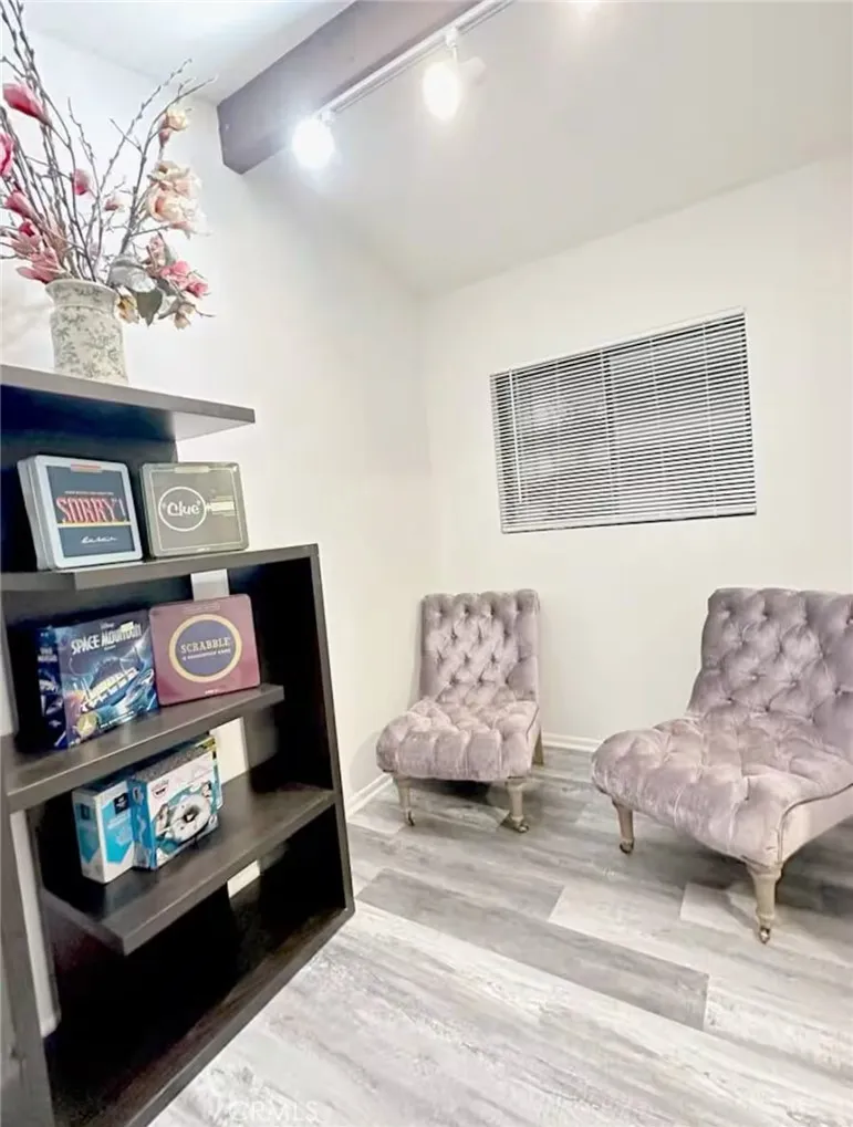 8845 Mentone Riverside, CA 92503
