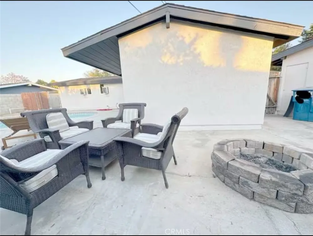 8845 Mentone Riverside, CA 92503