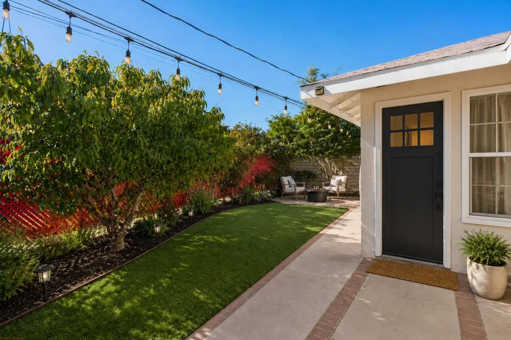 4267 E Sunny Dunes Road Palm Springs, CA 92264