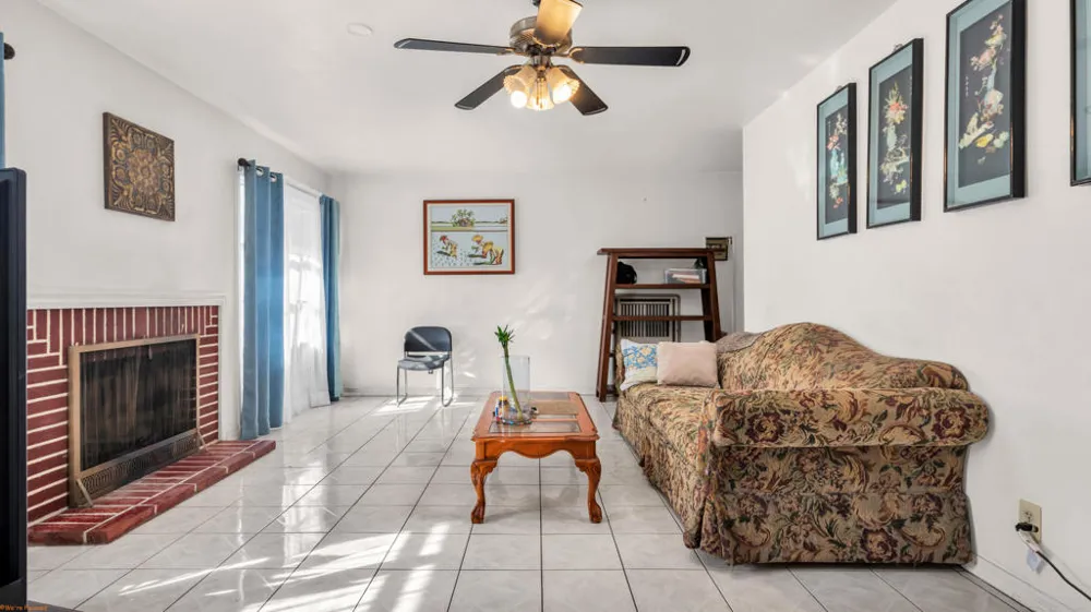 4267 E Sunny Dunes Road Palm Springs, CA 92264